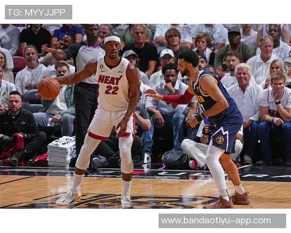 普理查德创队史控卫记录13场至少20分且零失误表现引发热议