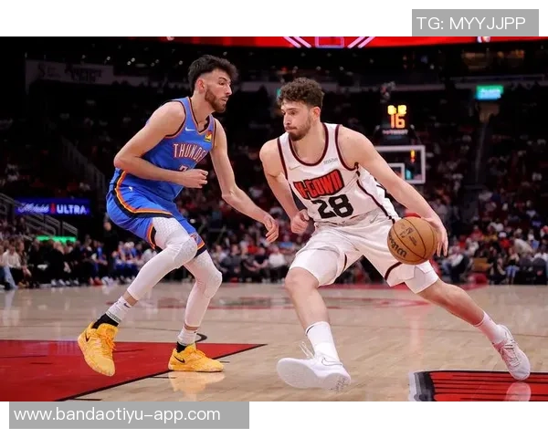 火箭队训练氛围愉快亚当斯谢泼德申京欢声笑语共度时光