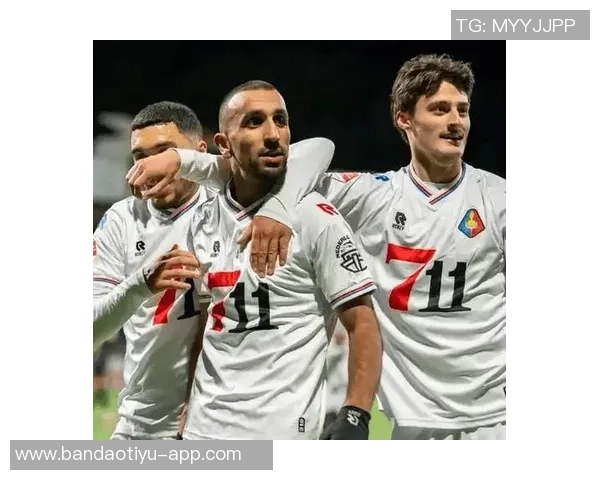 纽卡斯尔关注阿尔克马尔19岁中场斯米特转会费预计达2000万镑